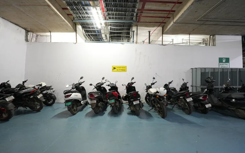EV Charging During Rainy Weather: Safety Tips for Drivers and Riders